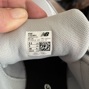 New Balance Big Kids Size 5.5 XW width